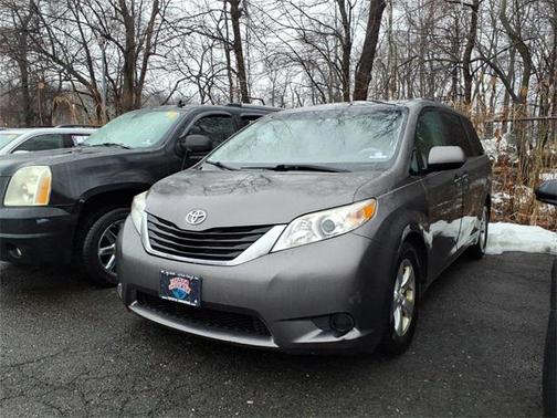2012 Toyota Sienna LE