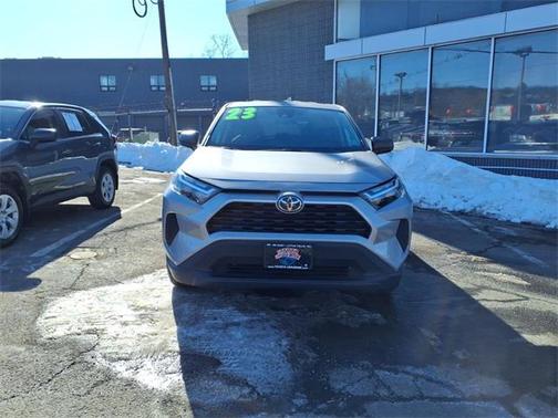 2023 Toyota RAV4 LE