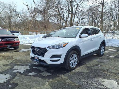 Dazzling White 2019 Hyundai TUCSON SE