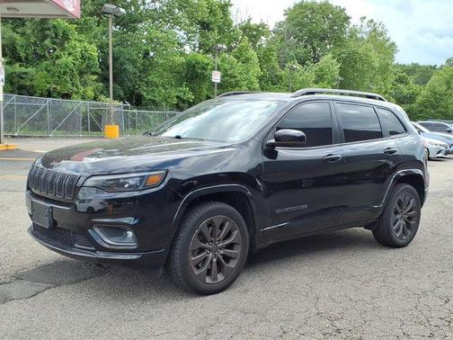 Diamond Black Crystal Pearlcoat 2019 Jeep Cherokee Limited
