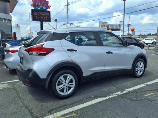 2018 Nissan Kicks S