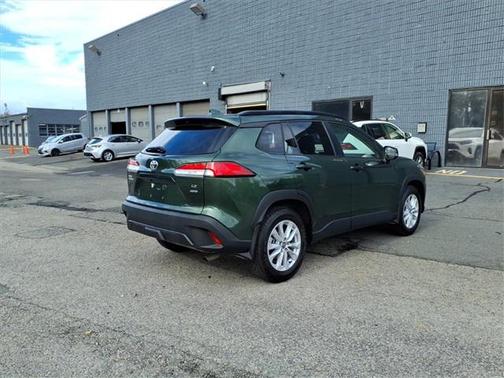 2024 Toyota Corolla Cross LE
