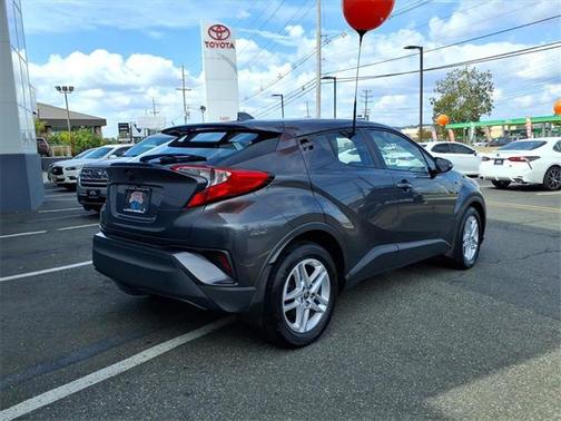 2021 Toyota C-HR LE