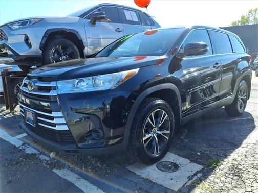2019 Toyota Highlander LE