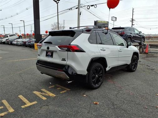 2023 Toyota RAV4 Hybrid SE