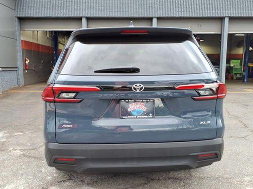 Cloud 2024 Toyota Grand Highlander XLE