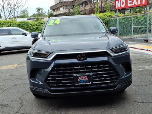 Cloud 2024 Toyota Grand Highlander XLE