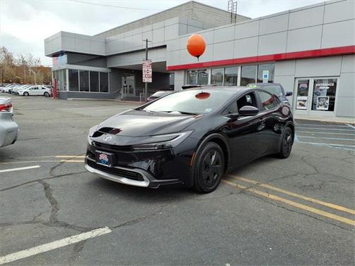 2025 Toyota Prius Plug-In Hybrid SE