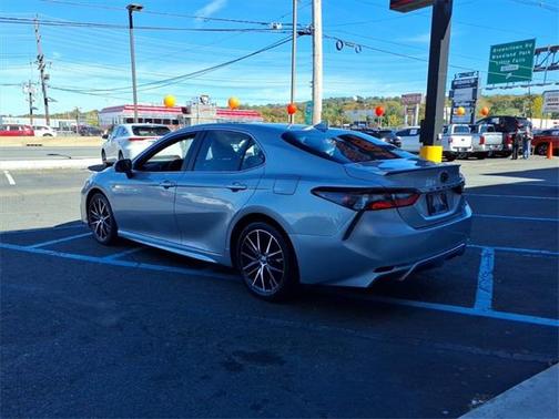 2022 Toyota Camry SE