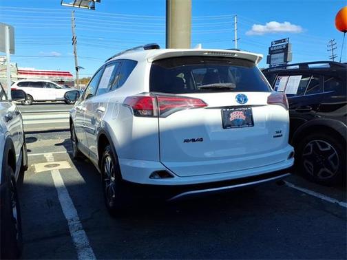 2017 Toyota RAV4 Hybrid XLE