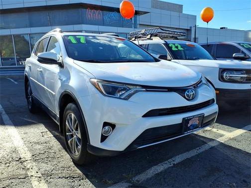 2017 Toyota RAV4 Hybrid XLE