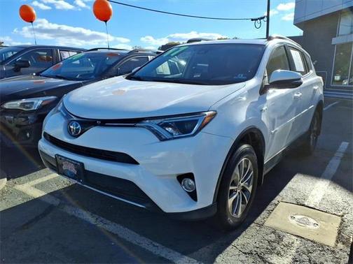 2017 Toyota RAV4 Hybrid XLE