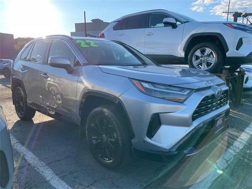 2022 Toyota RAV4 Hybrid SE