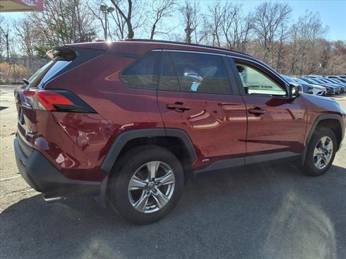 2022 Toyota RAV4 Hybrid XLE