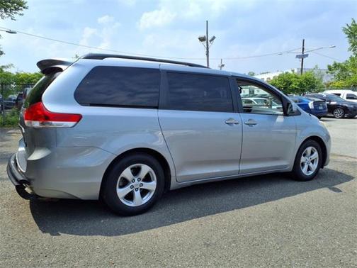 2014 Toyota Sienna LE