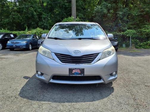 2014 Toyota Sienna LE