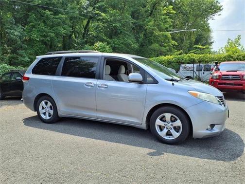 2014 Toyota Sienna LE