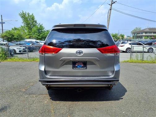 2014 Toyota Sienna LE