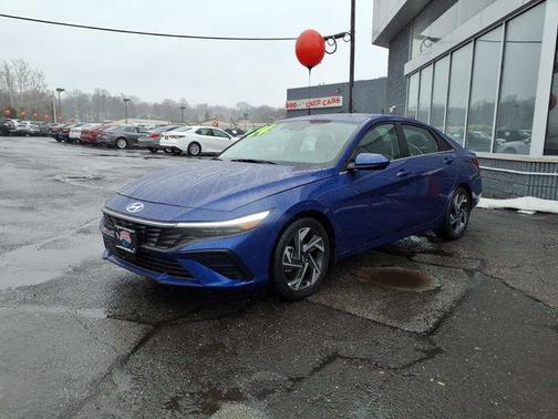 2024 Hyundai ELANTRA SEL