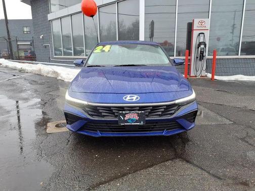2024 Hyundai ELANTRA SEL