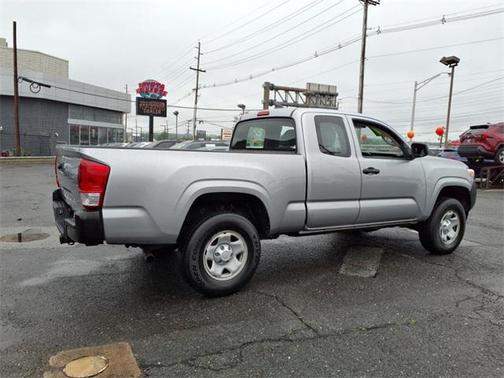 2017 Toyota Tacoma SR
