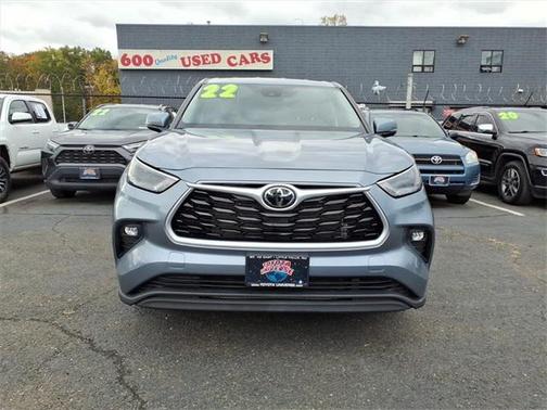 2022 Toyota Highlander LE