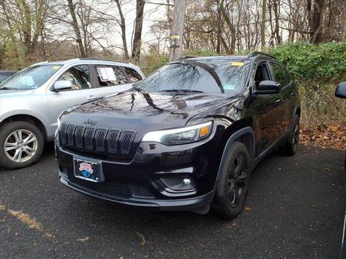 Diamond Black Crystal Pearlcoat 2019 Jeep Cherokee Altitude