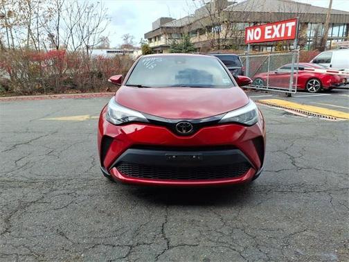 2022 Toyota C-HR XLE