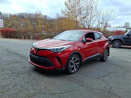2022 Toyota C-HR XLE