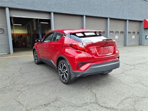 2022 Toyota C-HR XLE