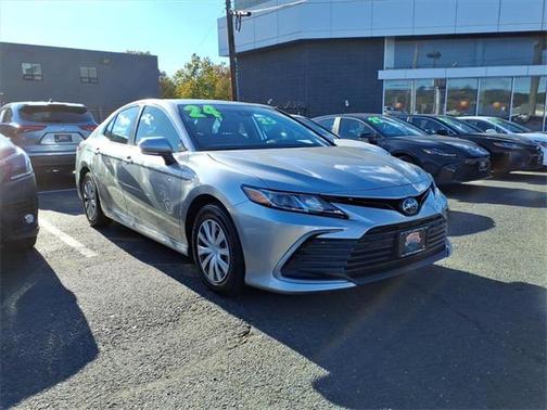 2024 Toyota Camry Hybrid LE