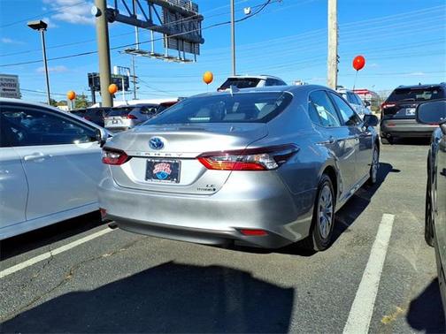 2024 Toyota Camry Hybrid LE