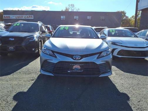 2024 Toyota Camry Hybrid LE