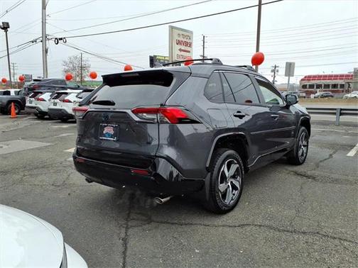 2024 Toyota RAV4 Prime SE
