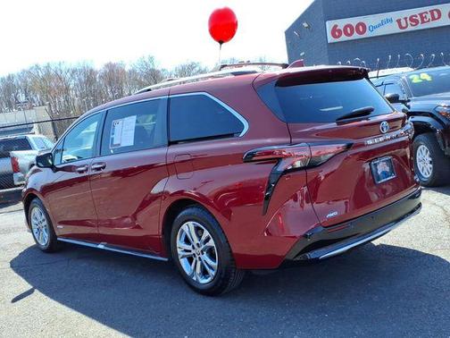 2021 Toyota Sienna Platinum 7 Passenger