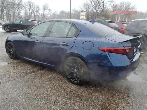 2021 Alfa Romeo Giulia Base