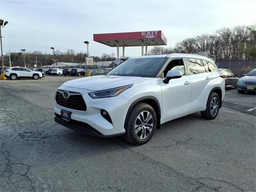 2023 Toyota Highlander XSE