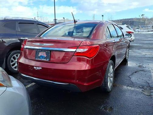 2013 Chrysler 200 Touring