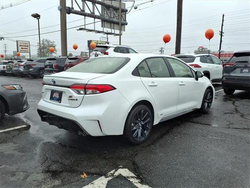 2024 Toyota Corolla Hybrid SE