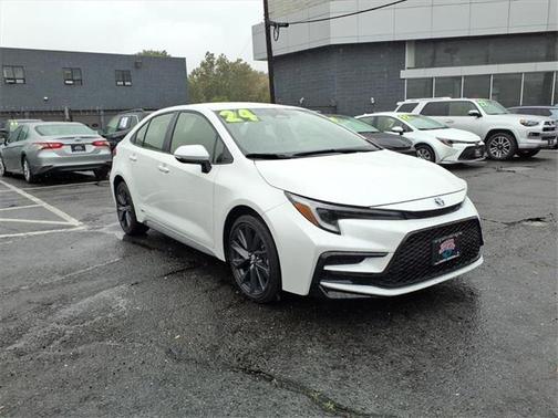 2024 Toyota Corolla Hybrid SE