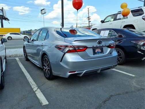 2024 Toyota Camry SE