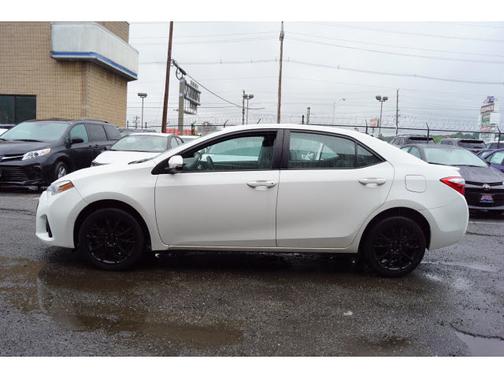 Super White 2016 Toyota Corolla S