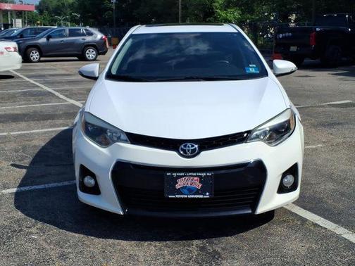 Super White 2016 Toyota Corolla S