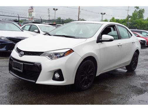 Super White 2016 Toyota Corolla S