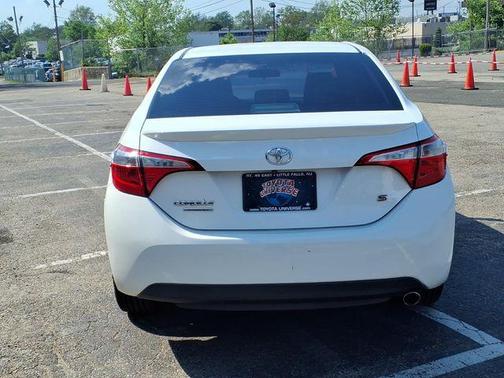 Super White 2016 Toyota Corolla S