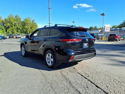 2022 Toyota Highlander L