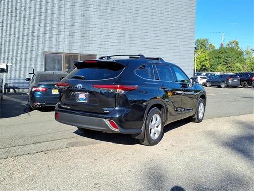 2022 Toyota Highlander L