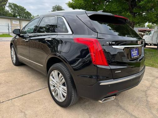 Stellar Black Metallic 2018 Cadillac XT5 Luxury