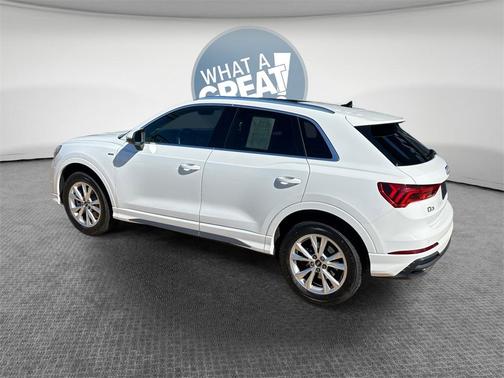 2023 Audi Q3 45 S line Premium
