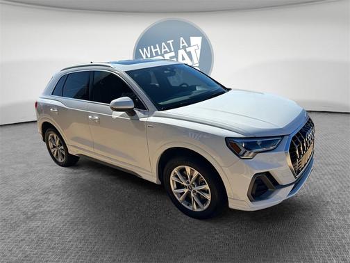 2023 Audi Q3 45 S line Premium